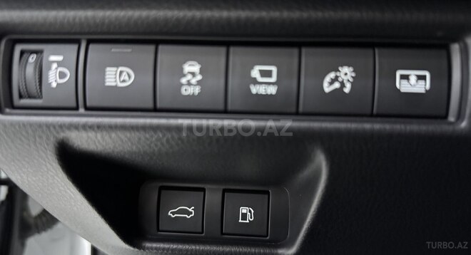 Toyota Camry-16