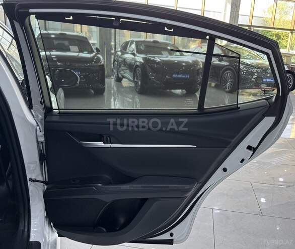 Toyota Camry-15