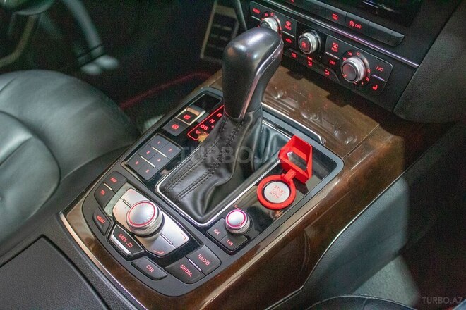 Audi A6 2015, 130,000 km - 2.0 l - Bakı