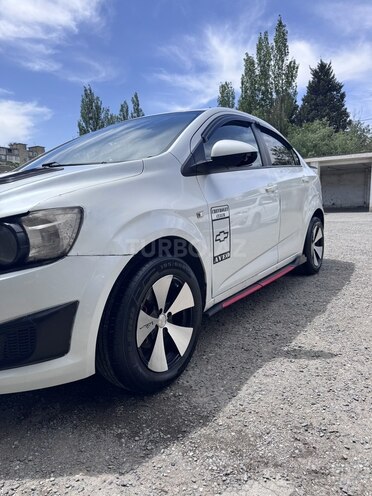 Chevrolet Aveo-5
