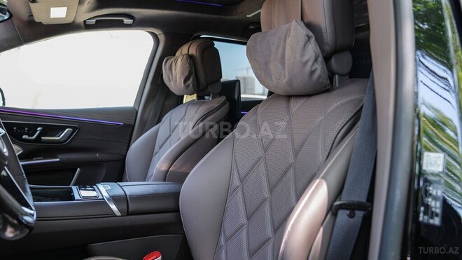 Mercedes-Maybach EQS 680 4MATIC SUV-13