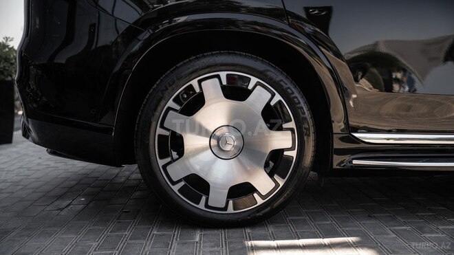 Mercedes-Maybach EQS 680 4MATIC SUV-4