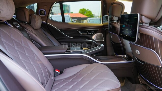 Mercedes-Maybach EQS 680 4MATIC SUV-19
