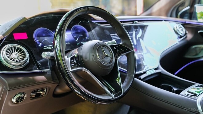 Mercedes-Maybach EQS 680 4MATIC SUV-12