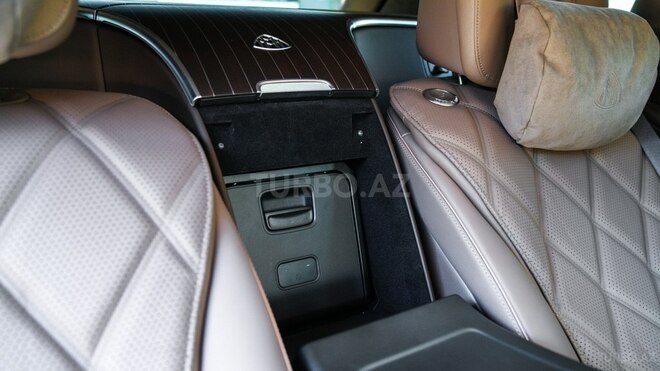 Mercedes-Maybach EQS 680 4MATIC SUV-18