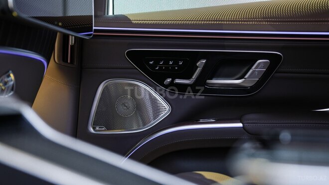 Mercedes-Maybach EQS 680 4MATIC SUV-17