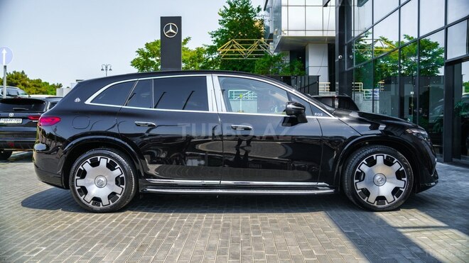 Mercedes-Maybach EQS 680 4MATIC SUV-3