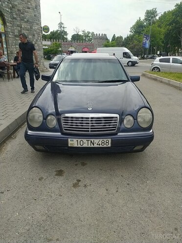 Mercedes E 240 1998, 480,000 km - 2.4 l - İsmayıllı