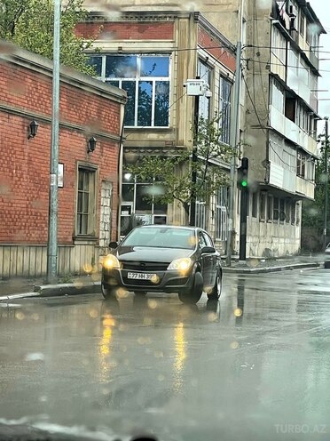 Opel Astra 2009, 300,000 km - 1.4 l - Gəncə