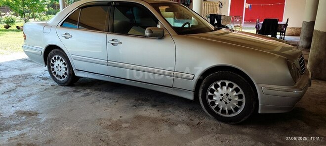Mercedes E 220 d 2000, 545,000 km - 2.2 л - Ucar