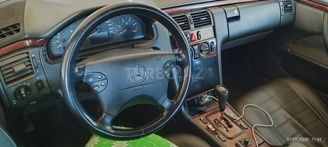Mercedes E 220 d 2000, 545,000 km - 2.2 л - Ucar