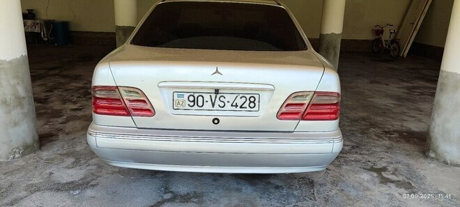 Mercedes E 220 d 2000, 545,000 km - 2.2 л - Ucar