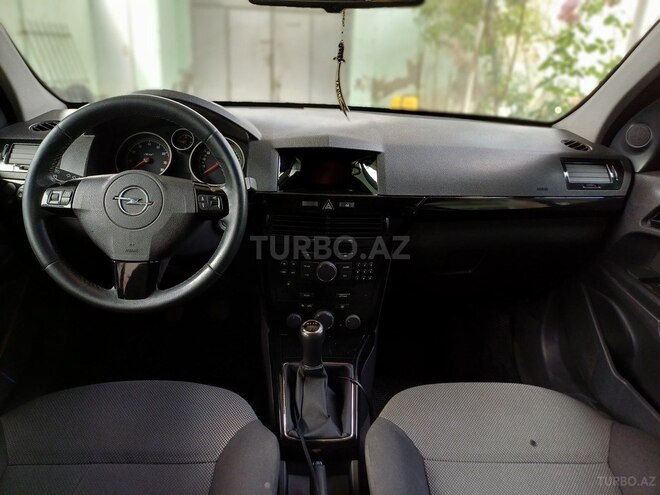 Opel Astra 2009, 300,000 km - 1.4 l - Gəncə