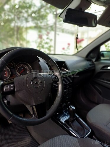 Opel Astra 2009, 300,000 km - 1.4 l - Gəncə