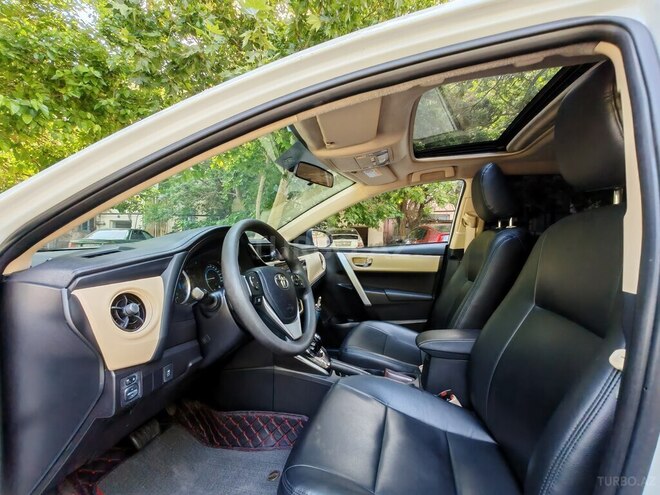 Toyota Corolla 2018, 46,000 km - 1.8 l - Bakı
