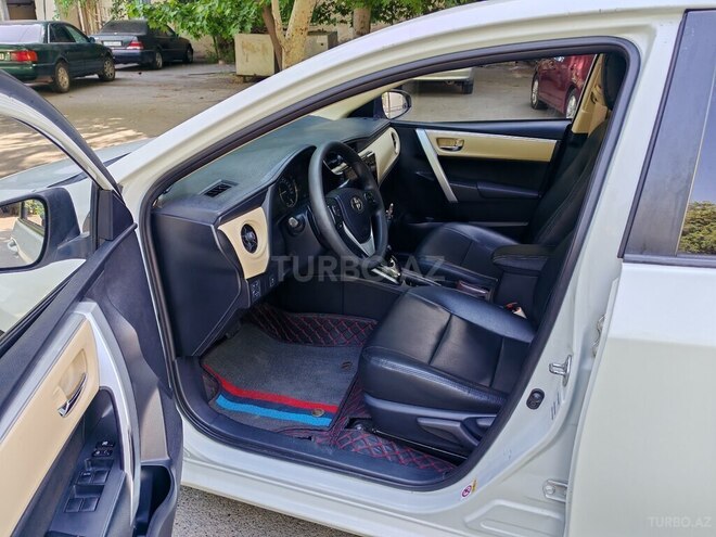 Toyota Corolla 2018, 46,000 km - 1.8 l - Bakı