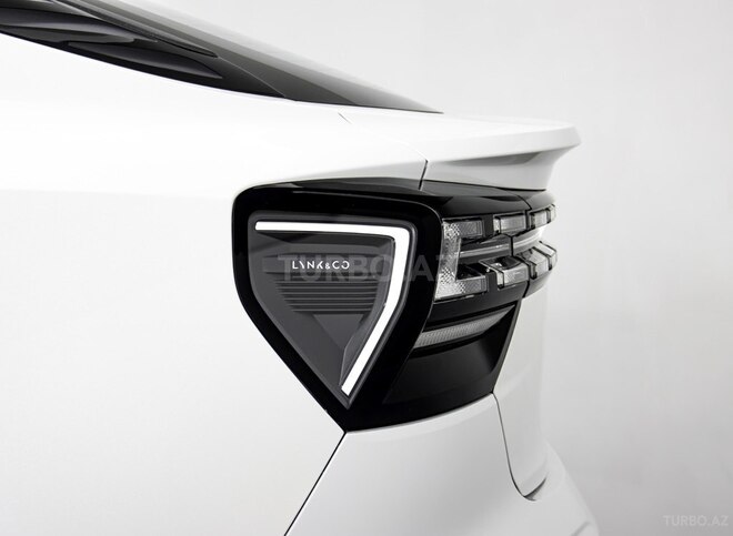 Lynk & Co 05-8