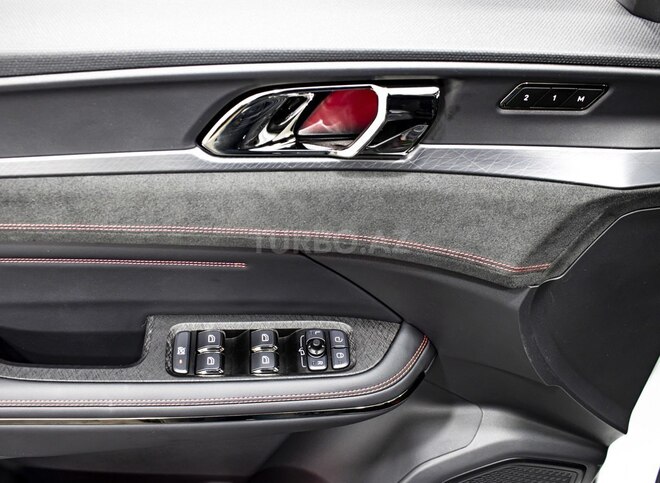 Lynk & Co 05-30