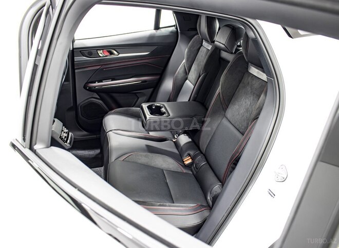 Lynk & Co 05-11