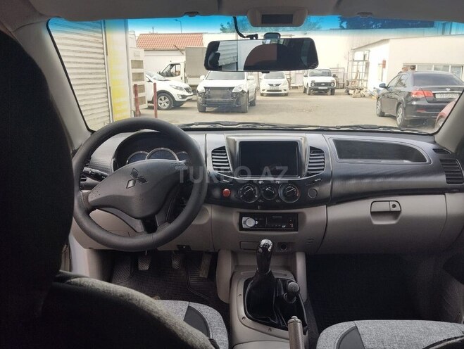 Mitsubishi L200 2007, 400,000 km - 2.5 l - Bakı