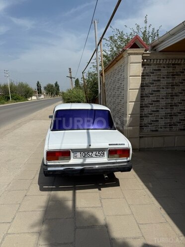 LADA (VAZ) 2107 2004, 95,000 km - 1.6 л - Salyan