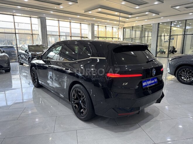BMW iX-6