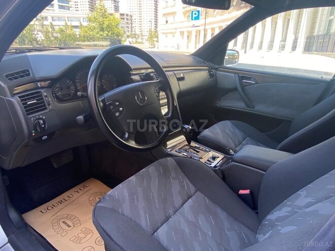 Mercedes E 270 2000, 430,000 km - 2.7 l - Bakı