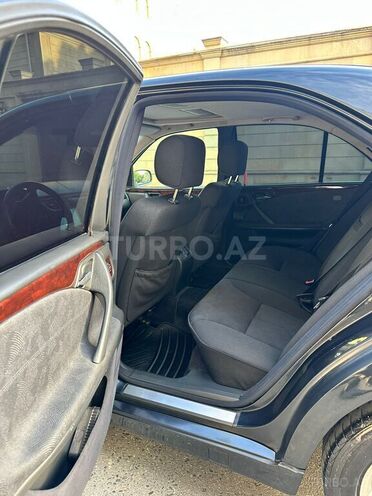 Mercedes E 240 1999, 284,000 km - 2.4 l - Bakı
