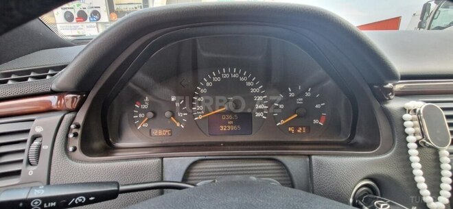 Mercedes E 270 2000, 329,500 km - 2.7 l - Bakı