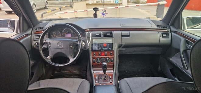 Mercedes E 270 2000, 329,500 km - 2.7 l - Bakı
