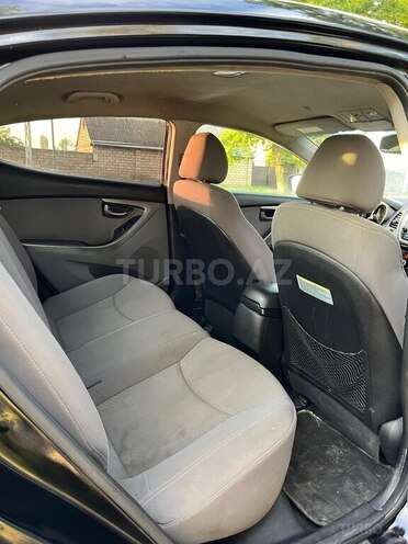 Hyundai Elantra 2014, 260,000 km - 1.8 л - Xudat