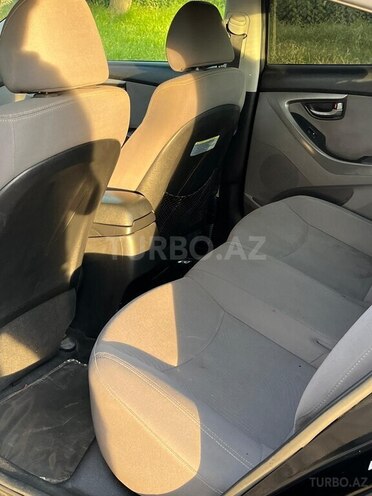 Hyundai Elantra 2014, 260,000 km - 1.8 л - Xudat