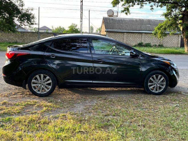 Hyundai Elantra 2014, 260,000 km - 1.8 л - Xudat