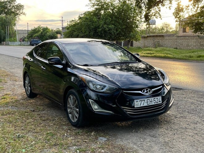 Hyundai Elantra 2014, 260,000 km - 1.8 л - Xudat