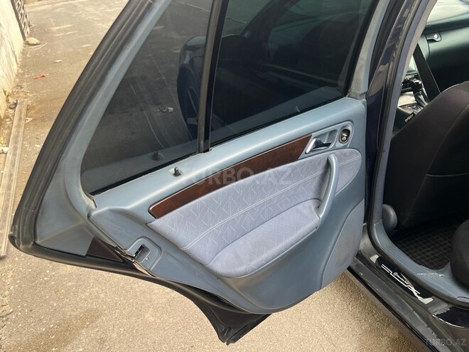 Mercedes C 200 d 2001, 458,580 km - 2.2 l - Bakı