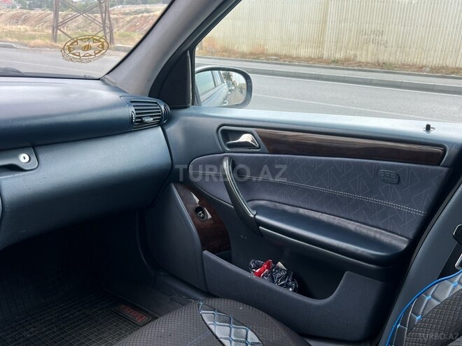 Mercedes C 200 d 2001, 458,580 km - 2.2 l - Bakı