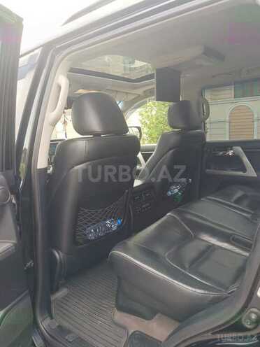Toyota Land Cruiser-13