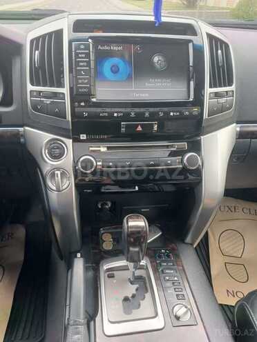 Toyota Land Cruiser-15