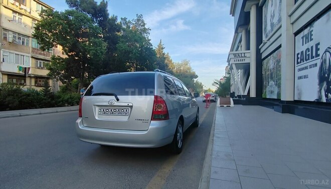Toyota Corolla 2006, 300,000 km - 1.4 l - Bakı