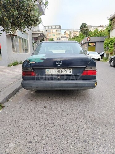 Mercedes E 200 1989, 425,000 km - 2.0 l - Bakı