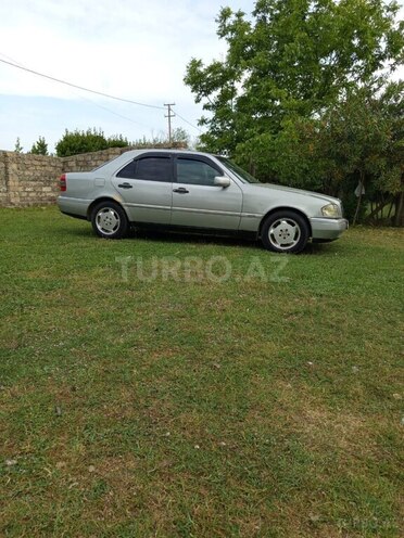 Mercedes C 180 1994, 260,000 km - 1.8 л - Astara