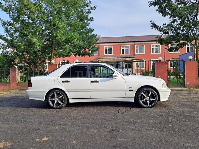 Mercedes E 200 2000, 272,736 km - 2.0 l - Masallı