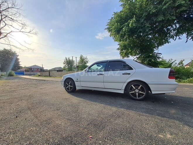 Mercedes E 200 2000, 272,736 km - 2.0 l - Masallı