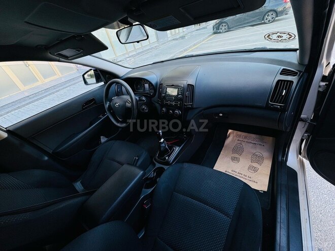 Hyundai i30 2011, 300,000 km - 1.4 l - Bakı