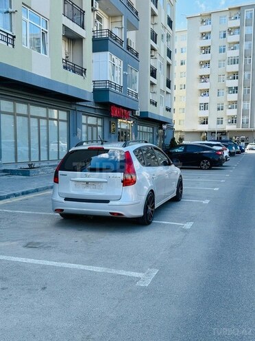 Hyundai i30 2011, 300,000 km - 1.4 l - Bakı