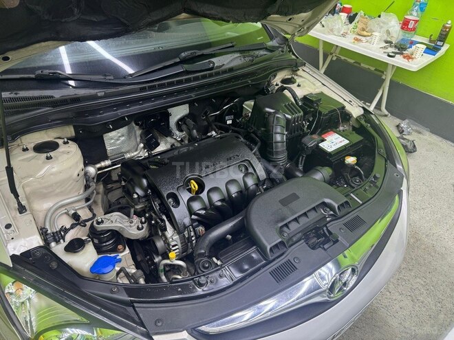 Hyundai i30 2011, 300,000 km - 1.4 l - Bakı