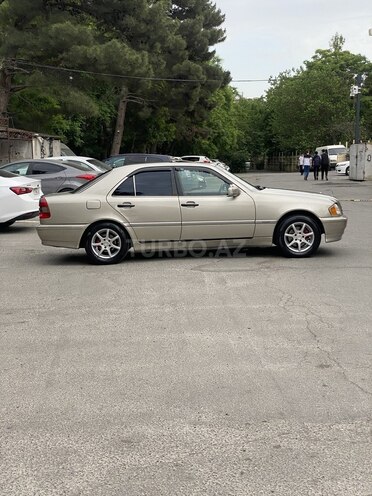 Mercedes C 180 1995, 218,810 km - 1.8 l - Bakı