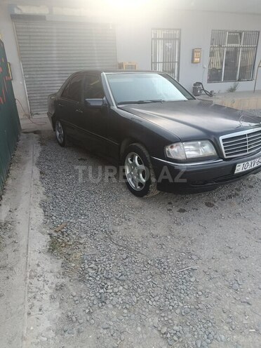 Mercedes E 200 d 1993, 558,880 km - 2.0 л - Salyan