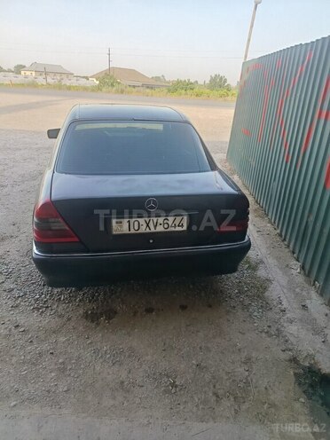 Mercedes E 200 d 1993, 558,880 km - 2.0 л - Salyan