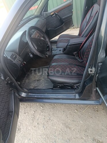 Mercedes E 200 d 1993, 558,880 km - 2.0 л - Salyan